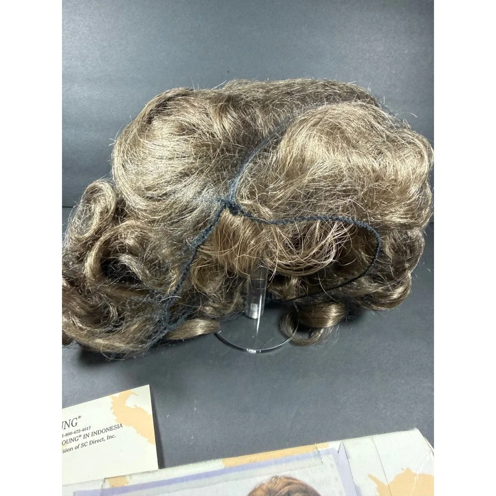 VTG Paula Young Lilli Short Curly Wig Average Size Medium‎ Brown Curls 1997